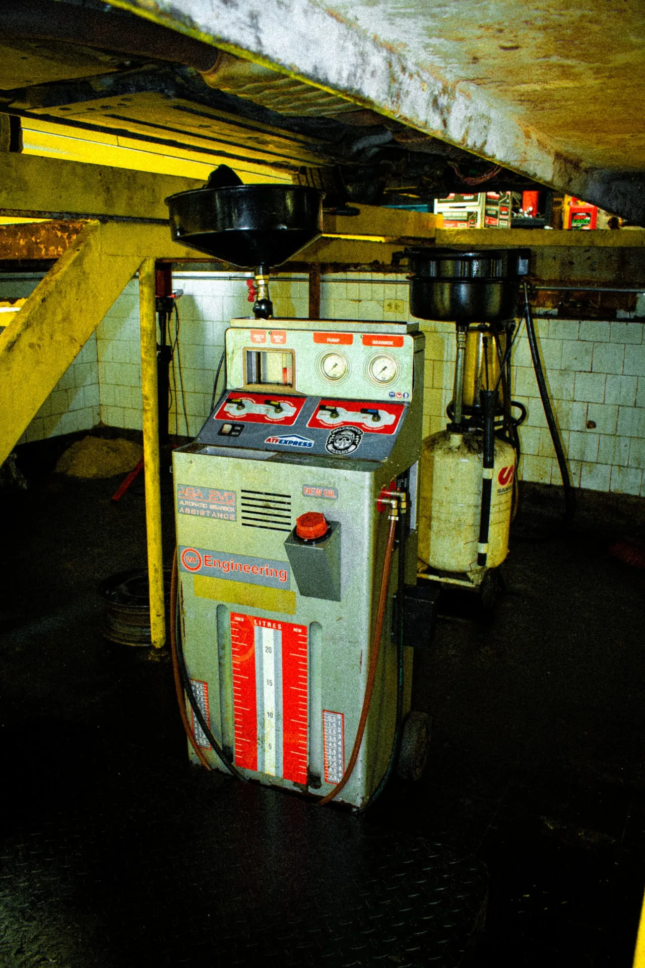 Máquina de diagnóstico de transmisiones en el taller